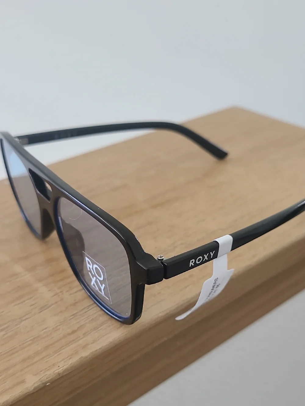 Roxy Black Pilot-Style Sunglasses